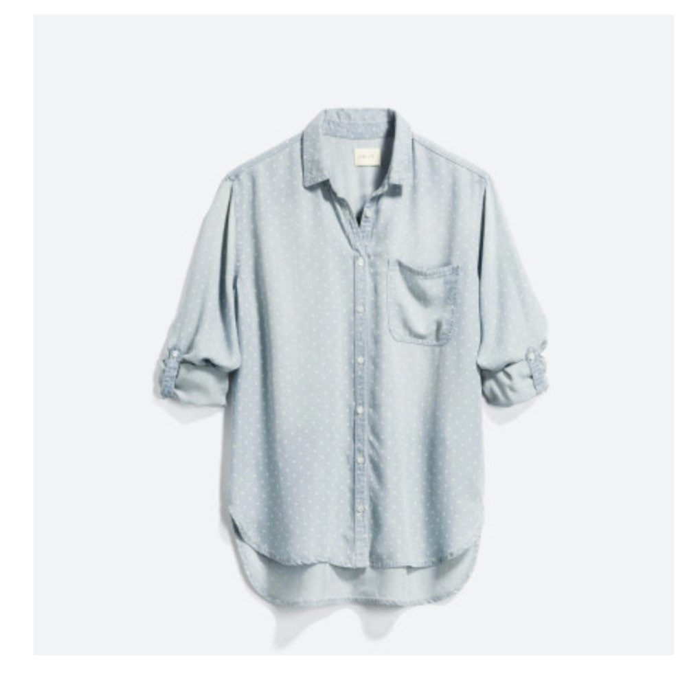 ID: 23 Dania One Pocket Chambray Top, M, light blue, roll sleeves, super soft!